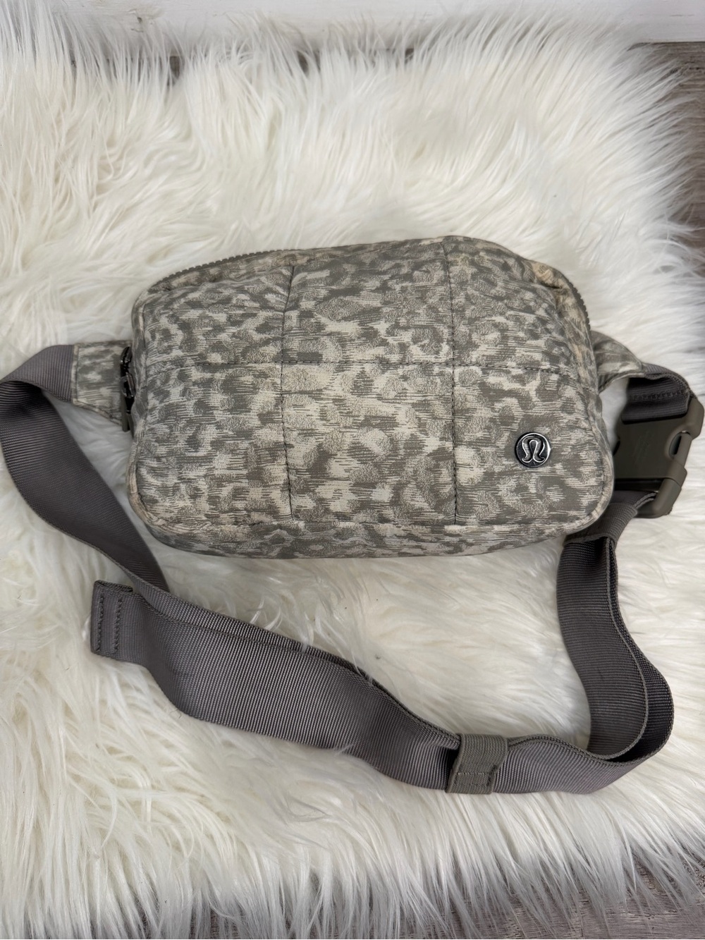lululemon athletica Taupe Gray Leopard Waist Pack